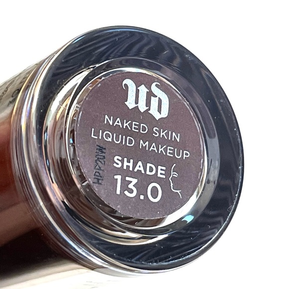 Naked Skin Urban Decay Weightless Liquid Makeup 13 - Picture 9 of 13